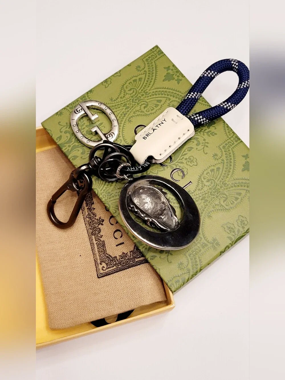 🇮🇹 Gucci Lion Medallion✨️ Keyring with Silver Hardware🇮🇹